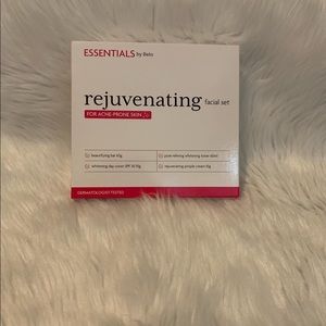 Essentials by Belo Rejuvenating Set